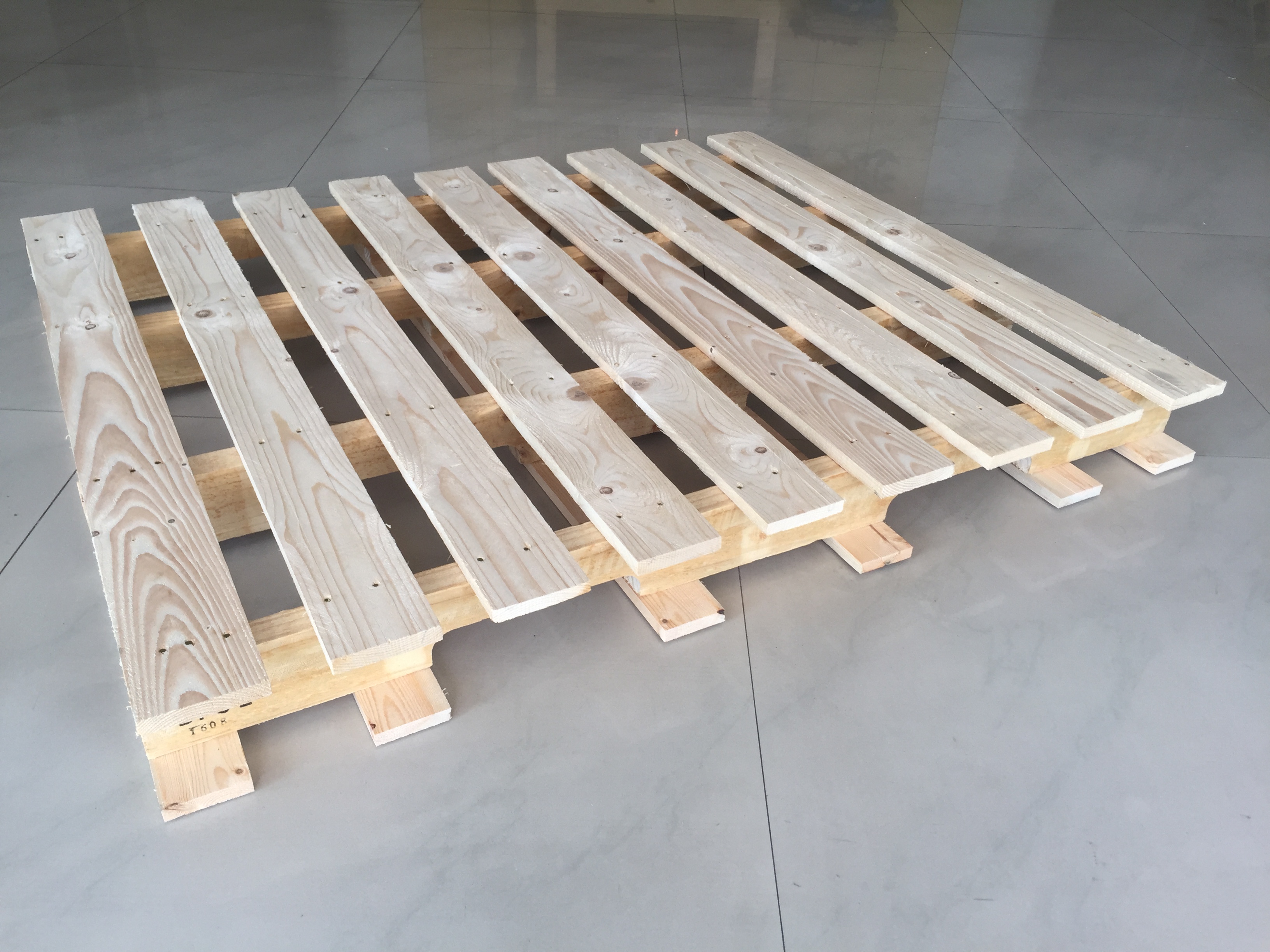 Non-Heat Treated Wooden Pallets